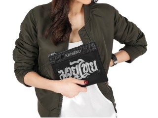 กระเป๋า Clutch ดีไซน์มวยไทย ของฝากจากไทย : สีดำ/เงิน ขนาด A5
